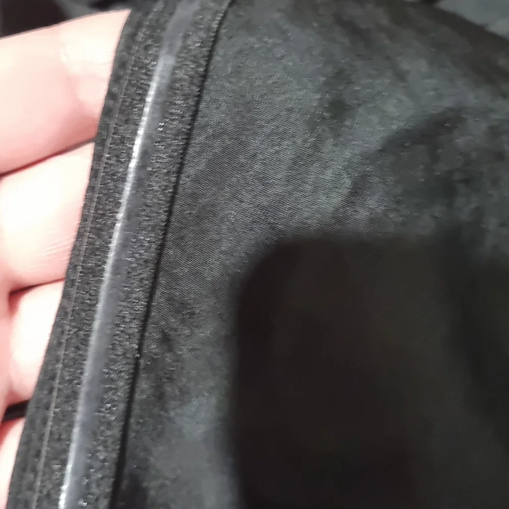 Glassons, black crop with gold chain halter size 10 - Picture 7 of 8